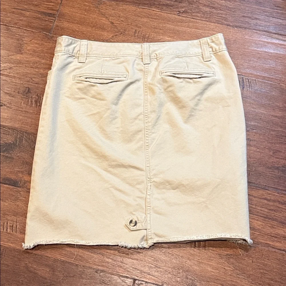 Size 6 Old Navy Beige Mini Skirt - Good Conditon